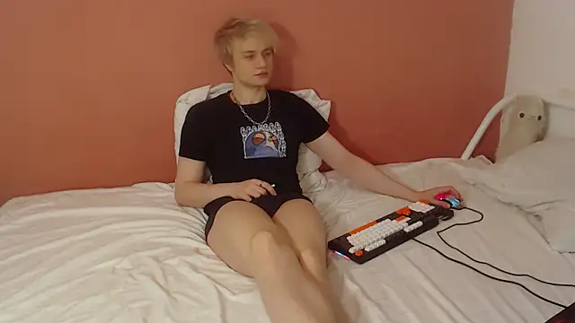 Oliver sweet  online show from May 12, 1:36 am