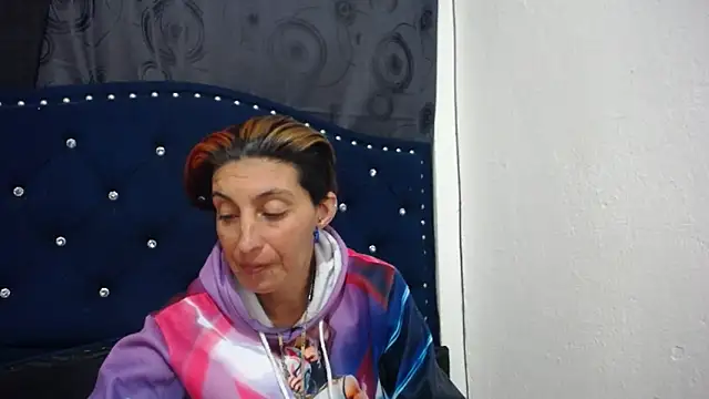 Snapshot of anyu1306 chatting on January 9, 3:47 am anyu1306 online show from January 9, 3:47 am