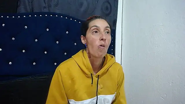 Snapshot of anyu1306 chatting on January 11, 2:09 am anyu1306 online show from January 11, 2:09 am