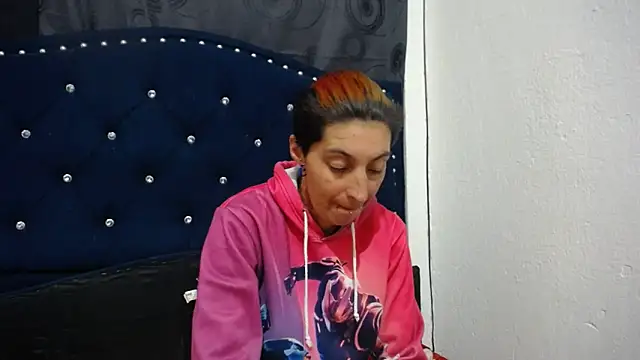 Snapshot of anyu1306 chatting on January 18, 8:20 am anyu1306 online show from January 18, 8:20 am