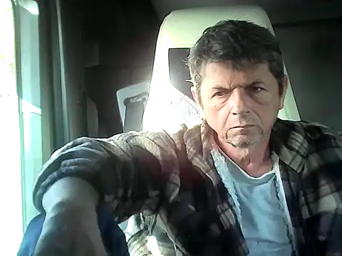 Snapshot of czarek888 chatting on October 25, 1:29 pm czarek888 online show from October 25, 1:29 pm