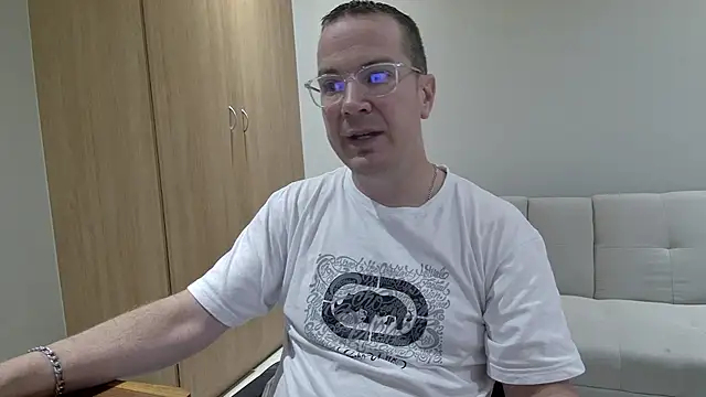 BrettJ81 online show from March 23, 2:54 pm