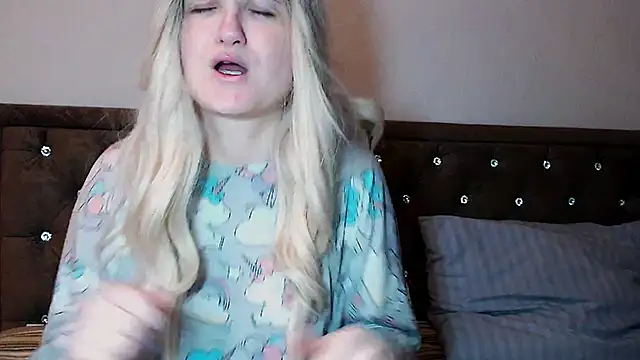 Sara4uu online show from June 12, 10:52 pm