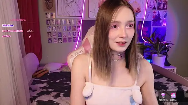Snapshot of Evie_Ro chatting on April 21, 8:34 pm Evie Ro online show from April 21, 8:34 pm