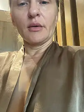 Snapshot of mommy_nadin chatting on July 1, 6:59 am mommy nadin online show from July 1, 6:59 am