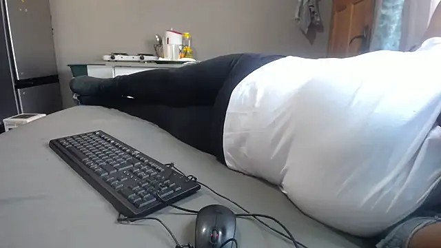 Snapshot of CandyBoobsXx chatting on June 29, 12:38 pm CandyBoobsXx online show from June 29, 12:38 pm