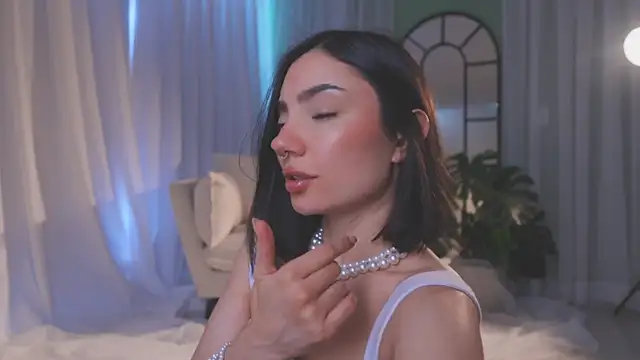 AmyArmstrong online show from February 16, 8:49 pm