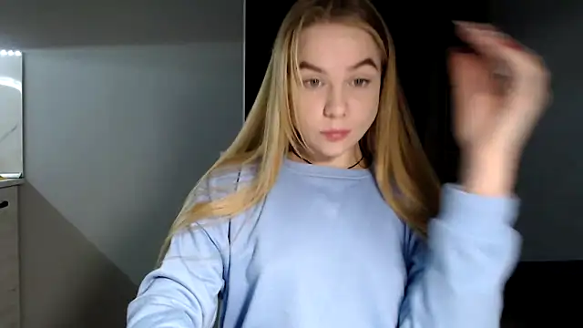 Snapshot of Sunbeam_ chatting on December 6, 10:19 pm Sunbeam online show from December 6, 10:19 pm