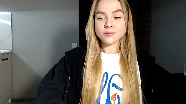 Snapshot of Sunbeam_ chatting on February 12, 7:56 pm Sunbeam online show from February 12, 7:56 pm