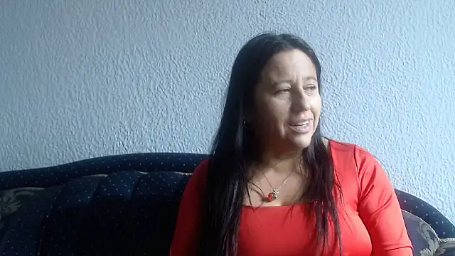 Snapshot of valeriapinter chatting on April 8, 1:11 pm valeriapinter online show from April 8, 1:11 pm