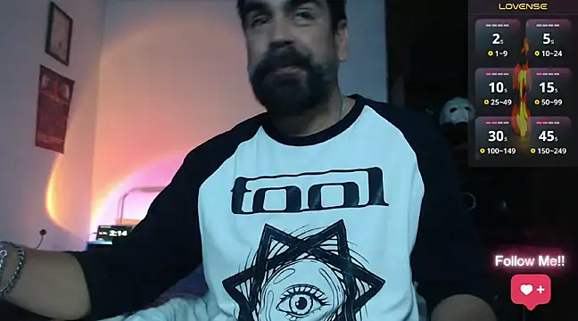 soyelcarlitos  online show from March 23, 8:15 am