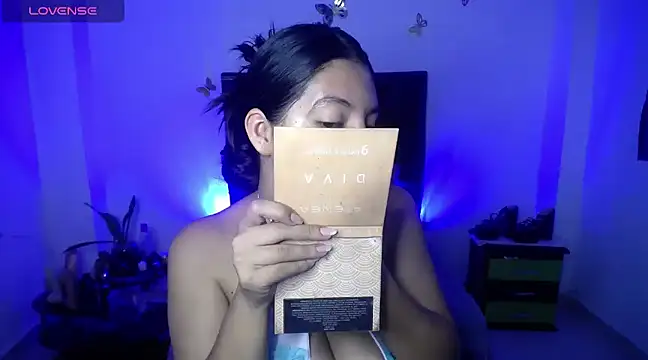 Snapshot of susan_smith18 chatting on March 7, 1:29 pm susan smith18 online show from March 7, 1:29 pm