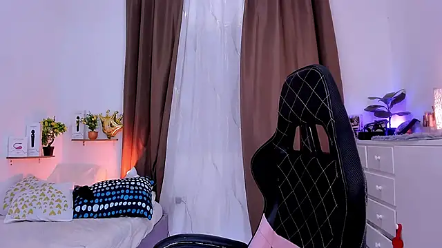 Snapshot of KeishaDanger_ chatting on March 5, 4:34 am KeishaDanger online show from March 5, 4:34 am