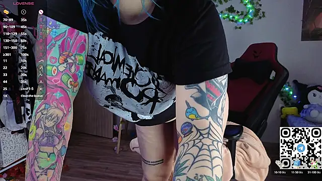 Snapshot of Silvia_Santorskii chatting on February 20, 7:43 am Silvia Santorskii online show from February 20, 7:43 am