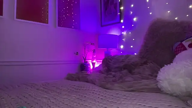 Fitnessbabe69 online show from April 4, 6:44 am