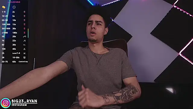 bigryann23 online show from February 7, 4:05 am