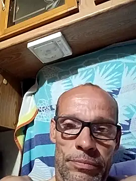 Snapshot of lelandm77 chatting on April 17, 12:35 am lelandm77 online show from April 17, 12:35 am